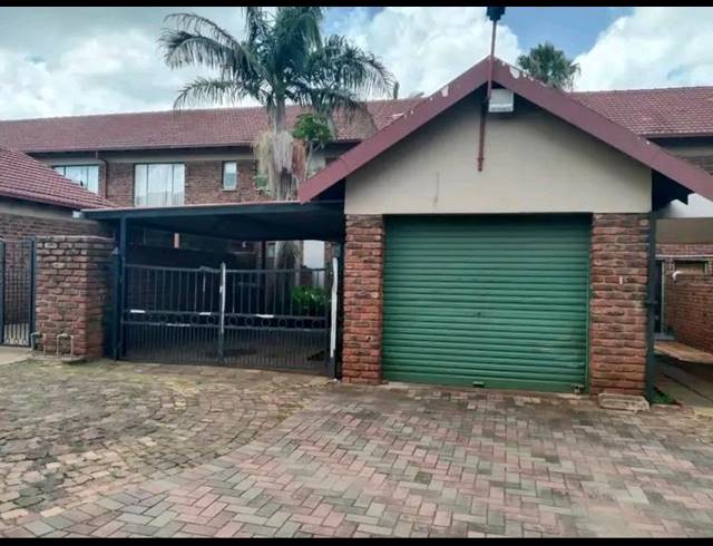 3 BEDROOM TOWNHOUSE FOR SALE IN THE ORCHARDS